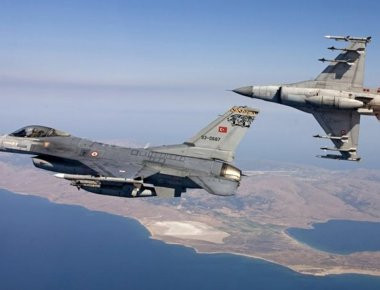 Πέντε τουρκικά αεροσκάφη πραγματοποίησαν 17 παραβιάσεις του ελληνικού FIR